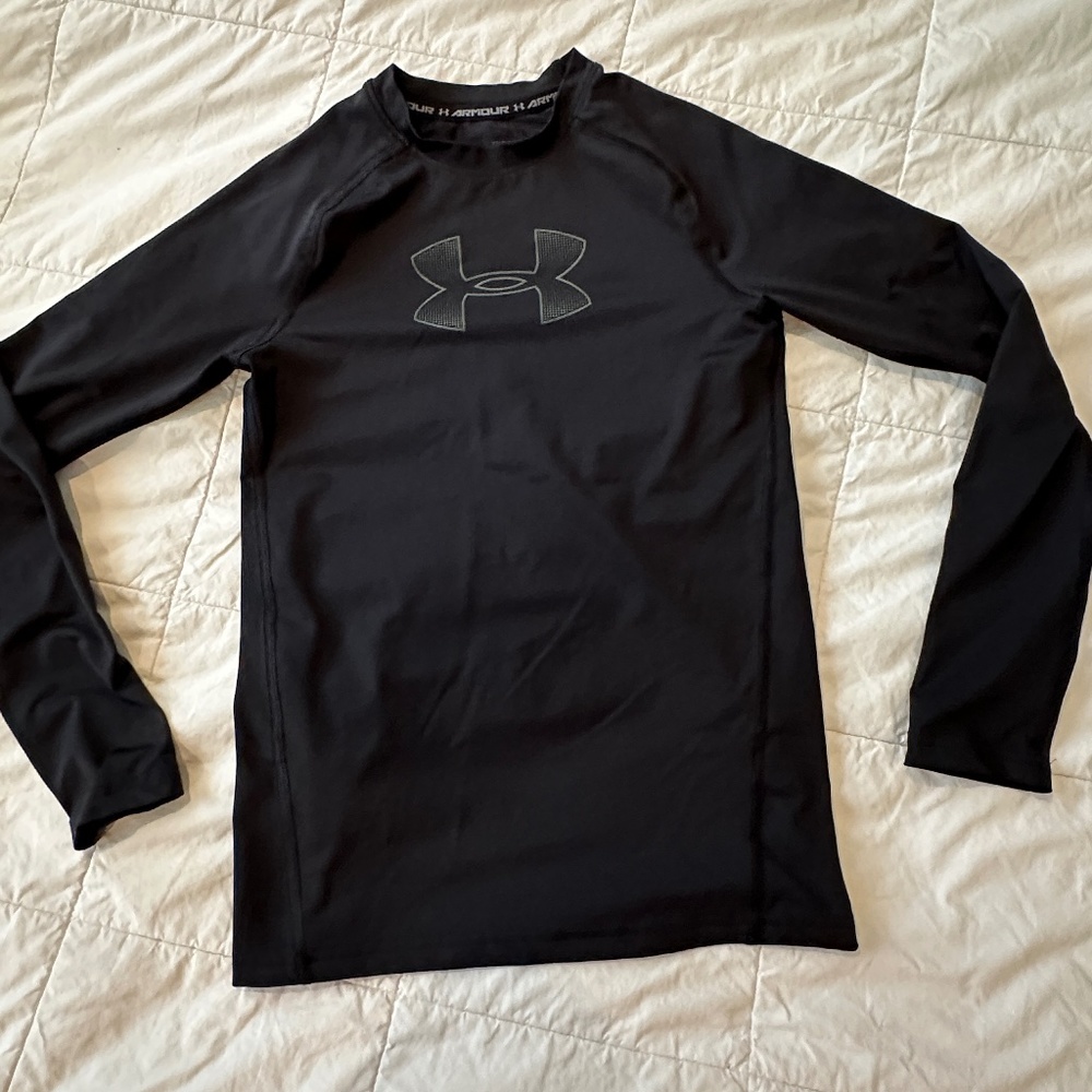 Boys Under armour compression base layer shirt